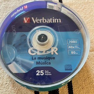 25 VERBATIM Music CD-R 40X  Branded Logo 700MB Audio Media Disc Spindle 96155